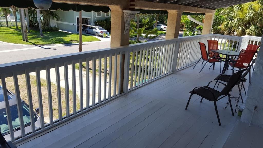 Spacious Beach House Unit,Beautifully Furnished 2 Bed 2Bath./2Min.Walk To Beach 克利尔沃特 外观 照片