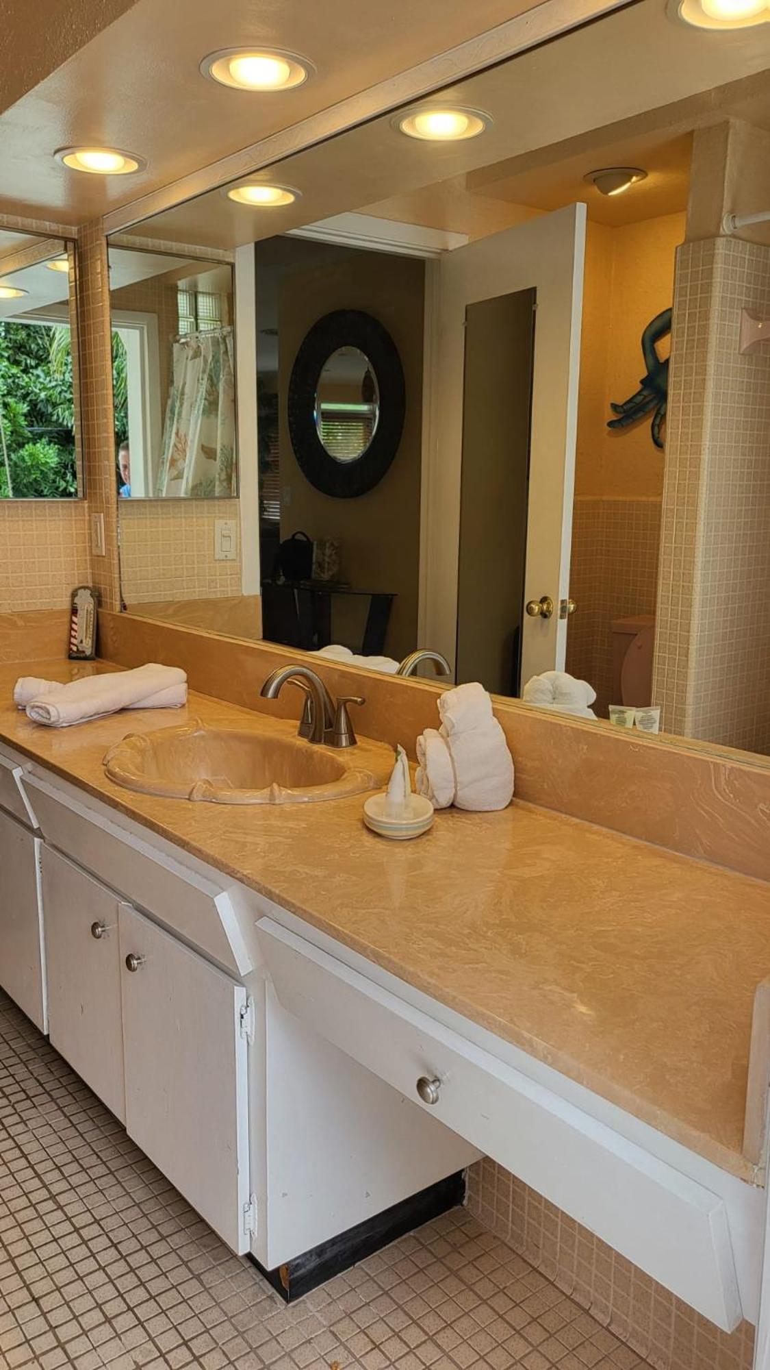 Spacious Beach House Unit,Beautifully Furnished 2 Bed 2Bath./2Min.Walk To Beach 克利尔沃特 外观 照片